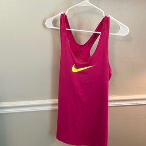 Athletic tank top